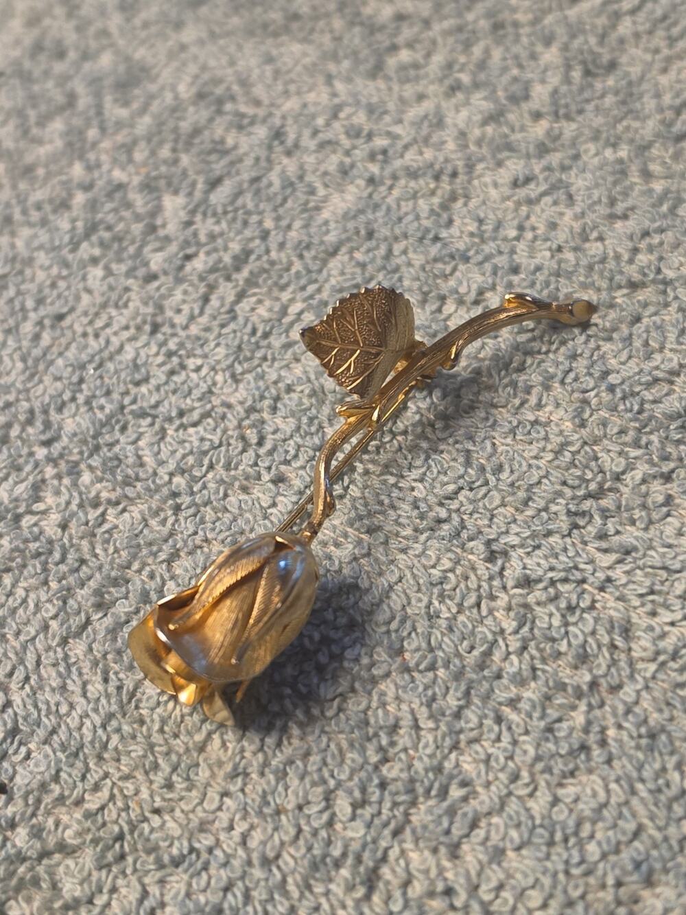 Vintage 1960s Gold Tone Florentine Brushed Rose Bud Stem Brooch Pin